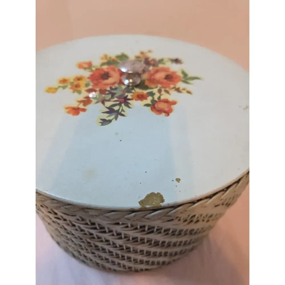 Vintage Harvey Cottage Sewing Basket Full Of Sewing Stuff